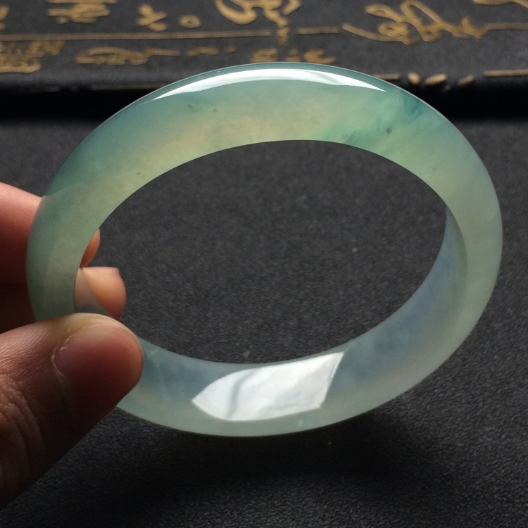 （超值推荐）冰种略飘花手镯（57mm）