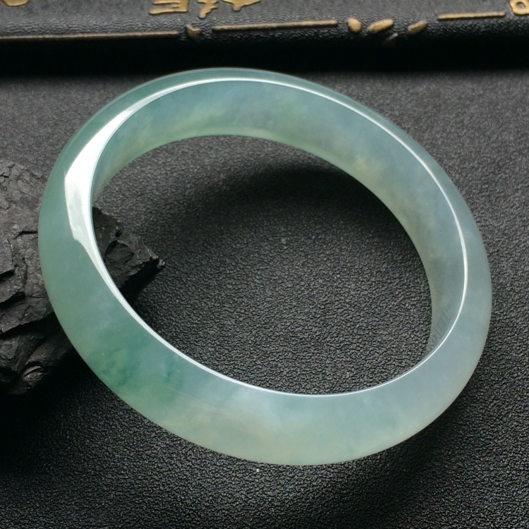 （超值推荐）冰种略飘花手镯（57mm）