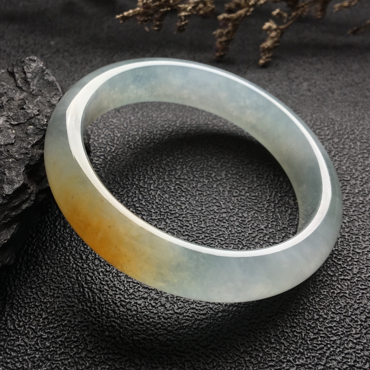（超值推荐）冰种飘黄翡手镯（56.1mm）