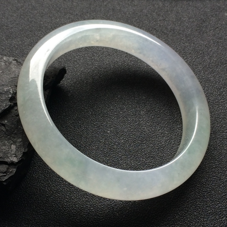（超值推荐）冰种淡晴水手镯（56.2mm）