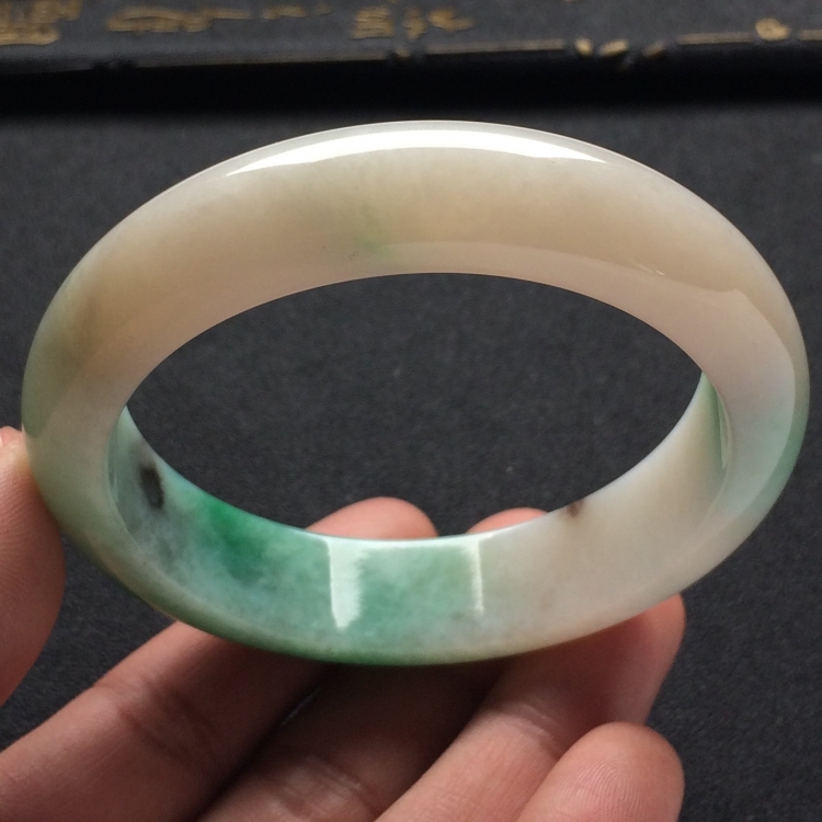（超值推荐）糯冰种飘翠手镯（59mm）