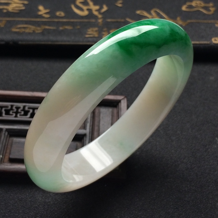 （超值推荐）糯冰种飘翠手镯（59mm）