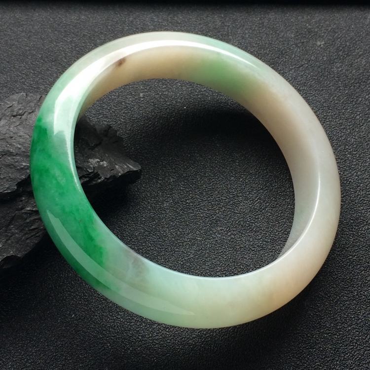（超值推荐）糯冰种飘翠手镯（59mm）