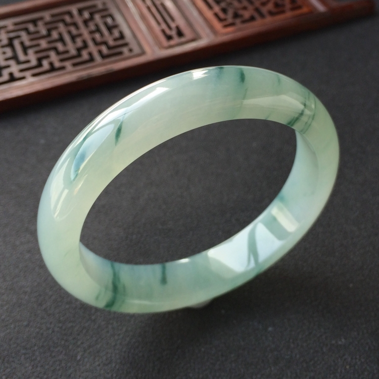 (超值推荐)糯冰种飘花手镯(57.4mm)