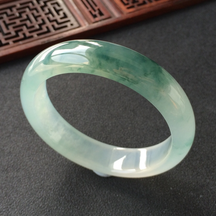 (超值推荐)冰种飘花手镯(56mm)