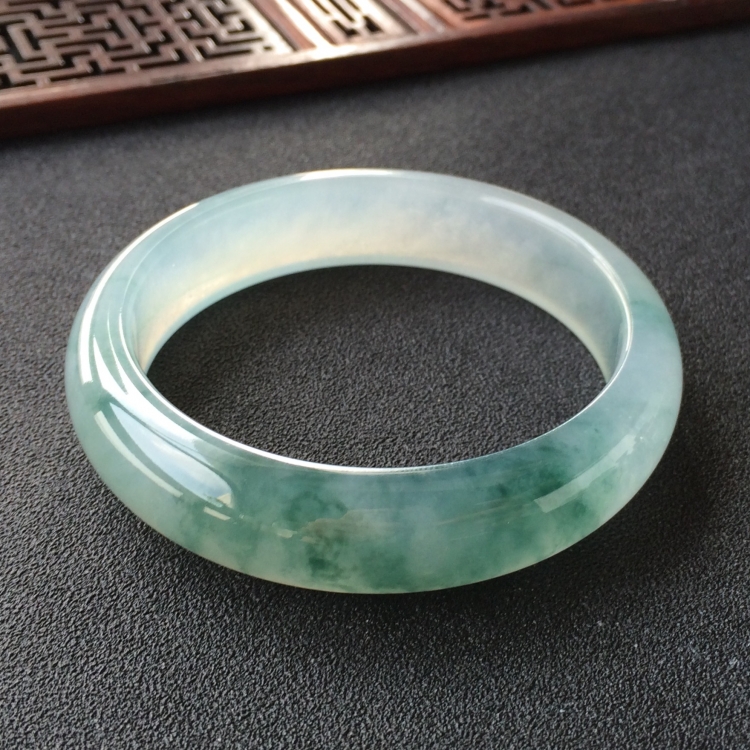 (超值推荐)冰种飘花手镯(56mm)