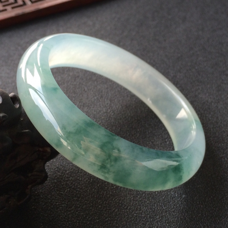 (超值推荐)冰种飘花手镯(56mm)