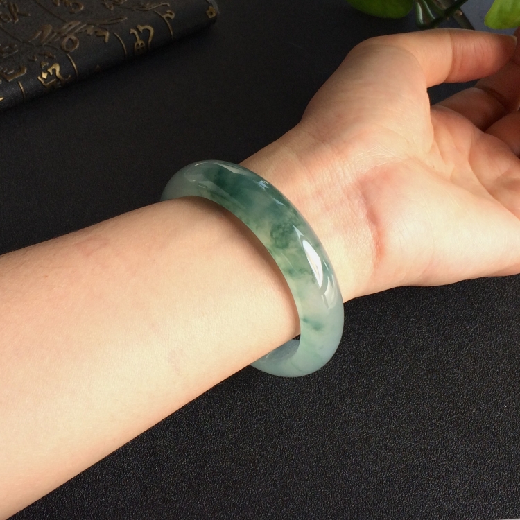 (超值推荐)冰种飘花手镯(56mm)