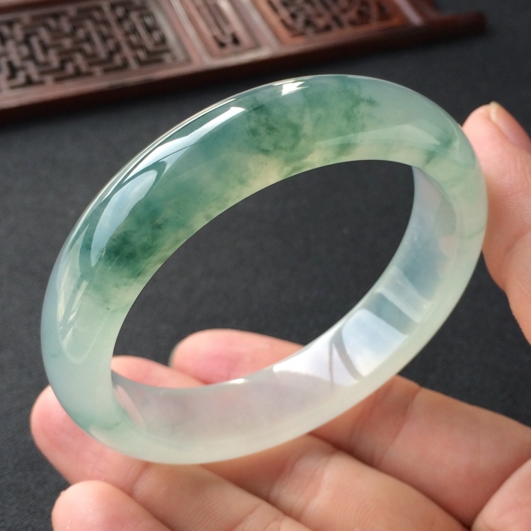 (超值推荐)冰种飘花手镯(56mm)