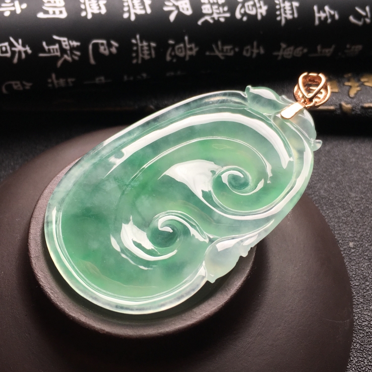 （超值推荐）冰种略飘翠如意挂件（金扣）