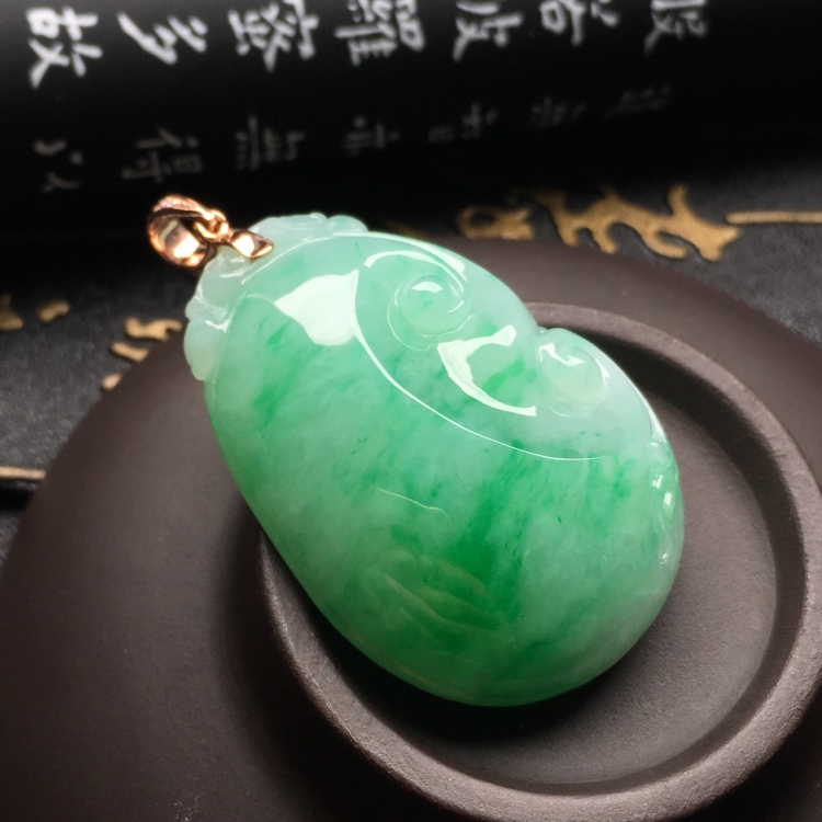 （超值推荐）糯冰种飘翠如意挂件（金扣）