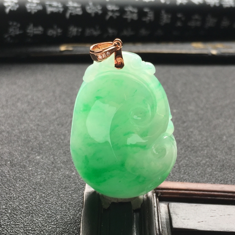 （超值推荐）糯冰种飘翠如意挂件（金扣）