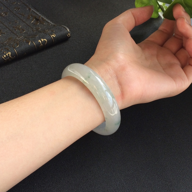 (超值推荐)冰种飘花手镯(59mm)