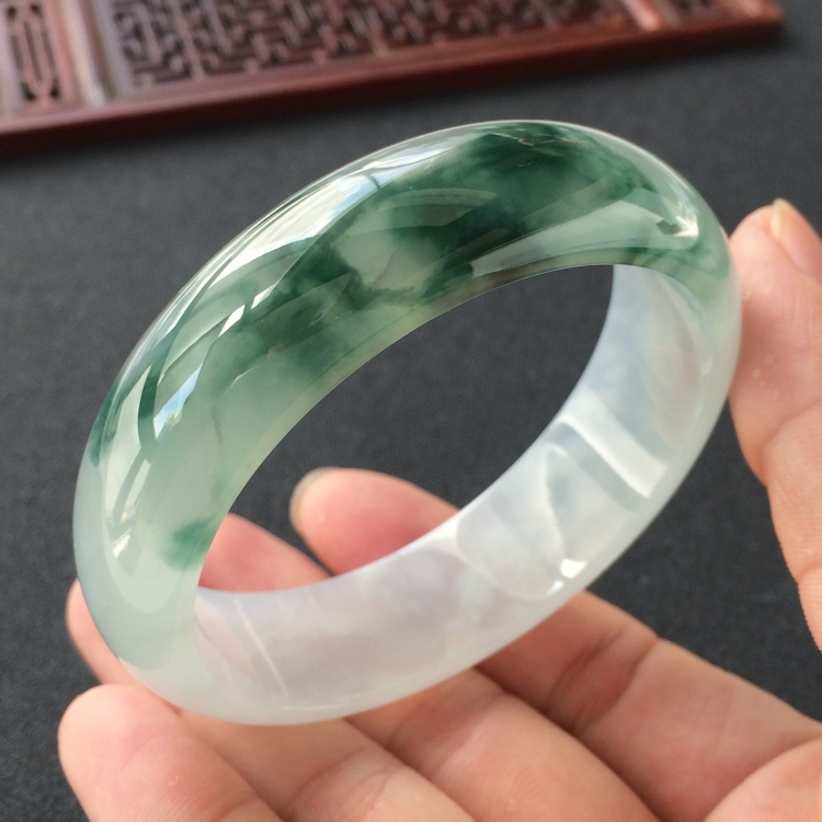 (超值推荐)冰种飘花手镯(58.1mm)