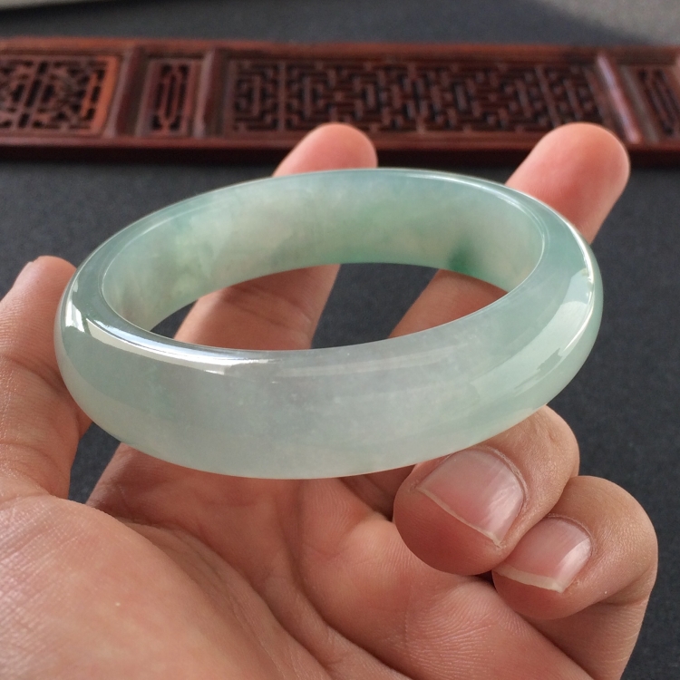 (超值推荐)冰种飘花手镯(56.3mm)