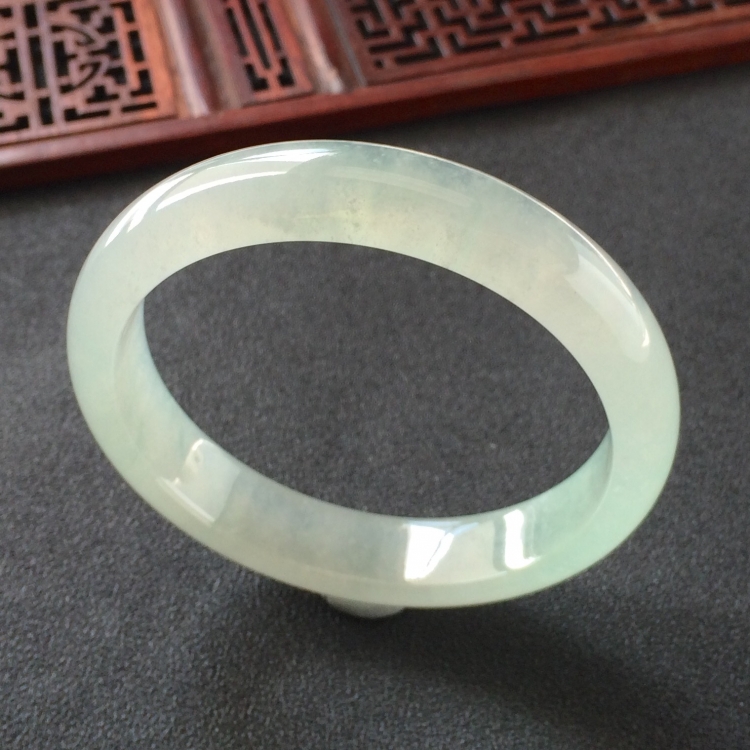 (超值推荐)冰种晴水手镯(55.1mm)