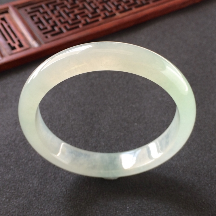 (超值推荐)冰种晴水手镯(55.1mm)