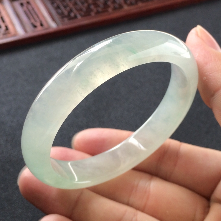 (超值推荐)冰种晴水手镯(55.1mm)