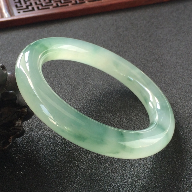 (超值推荐)冰种飘花圆条手镯(56.6mm)