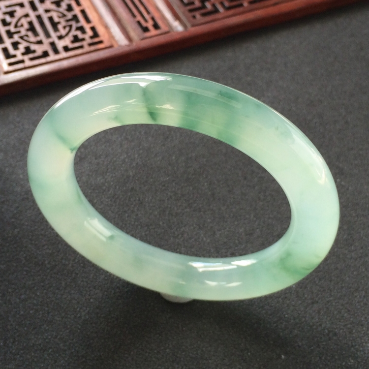 (超值推荐)冰种飘花圆条手镯(56.6mm)