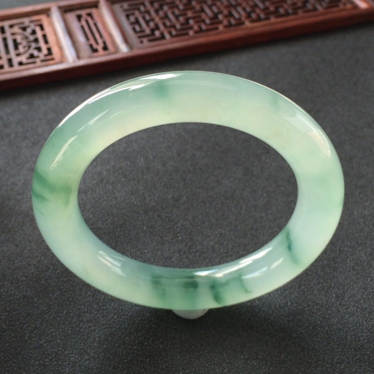 (超值推荐)冰种飘花圆条手镯(56.6mm)