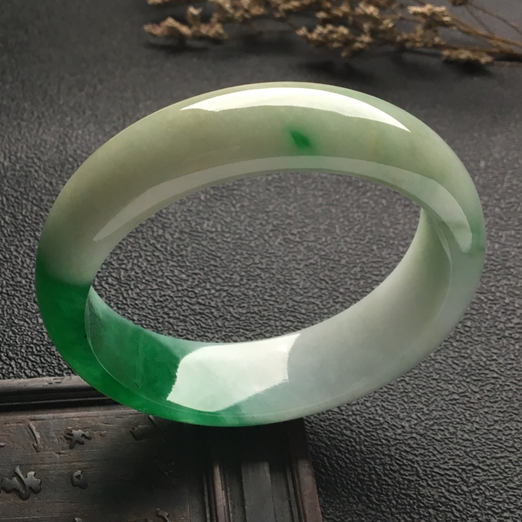 （超值推荐）糯冰种阳绿手镯（58.2mm）
