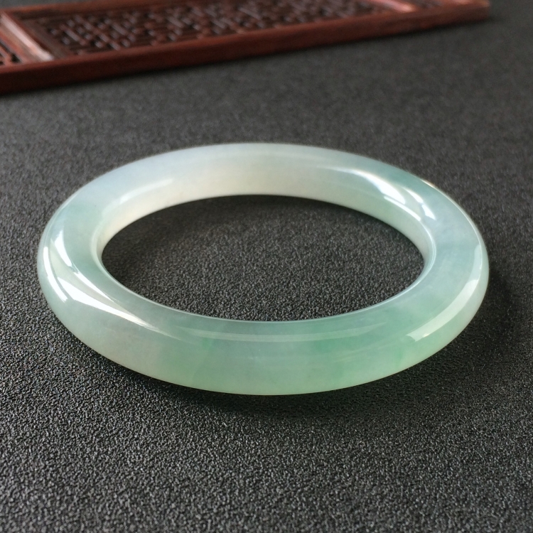 (超值推荐)冰种飘花圆条手镯(55.3mm)