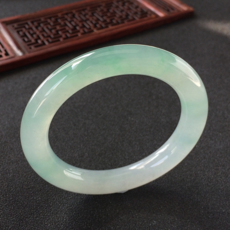 (超值推荐)冰种飘花圆条手镯(55.3mm)