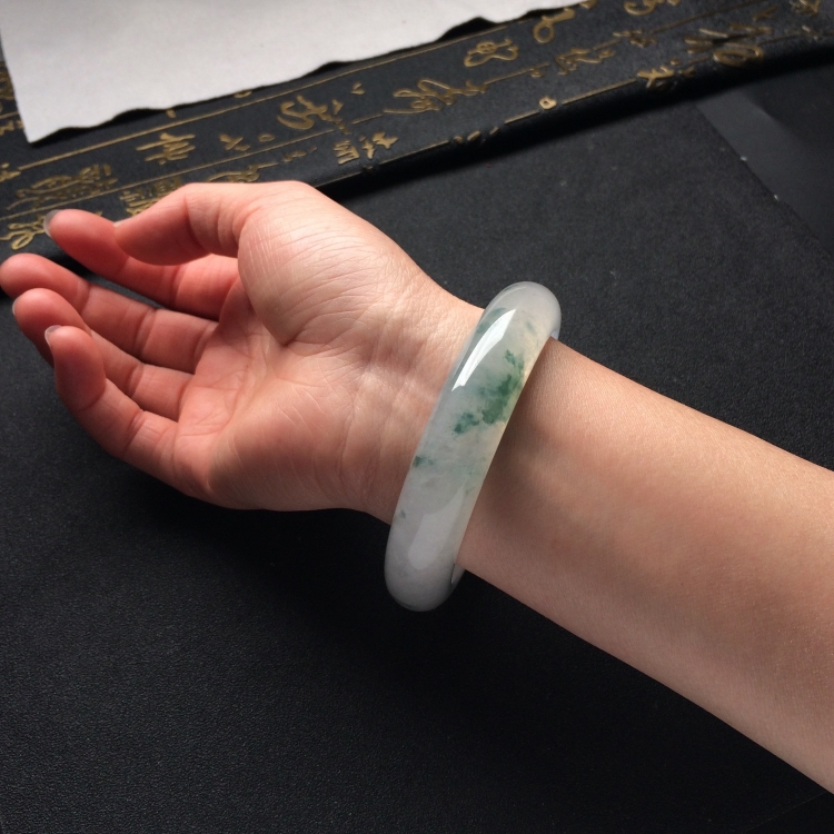 （超值推荐）冰种飘花手镯（58.7mm）