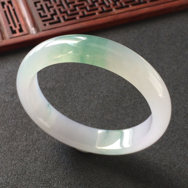 (超值推荐)糯冰种飘花手镯(57mm)