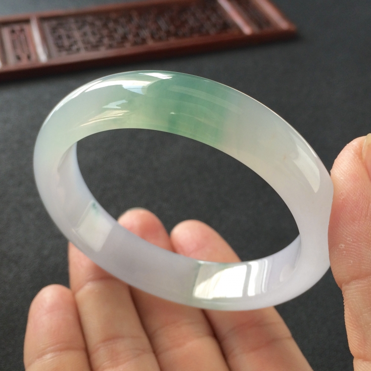 (超值推荐)糯冰种飘花手镯(57mm)