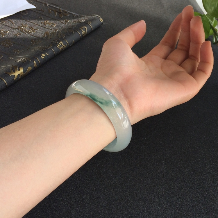 (超值推荐)冰种飘花手镯(56.2mm)