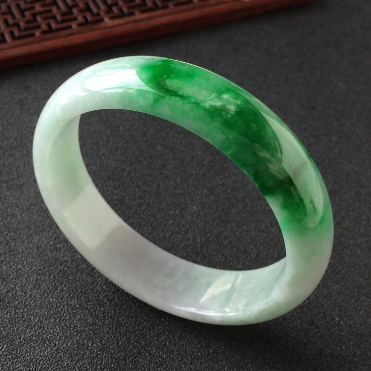 (超值推荐)糯冰种飘翠手镯(60.5mm)
