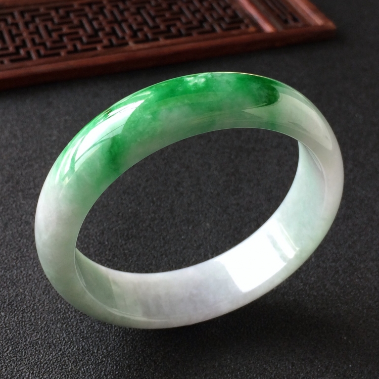 (超值推荐)糯冰种飘翠手镯(60.5mm)