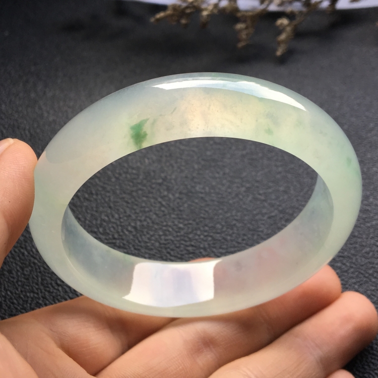 （超值推荐）冰种略飘花手镯（58.3mm）