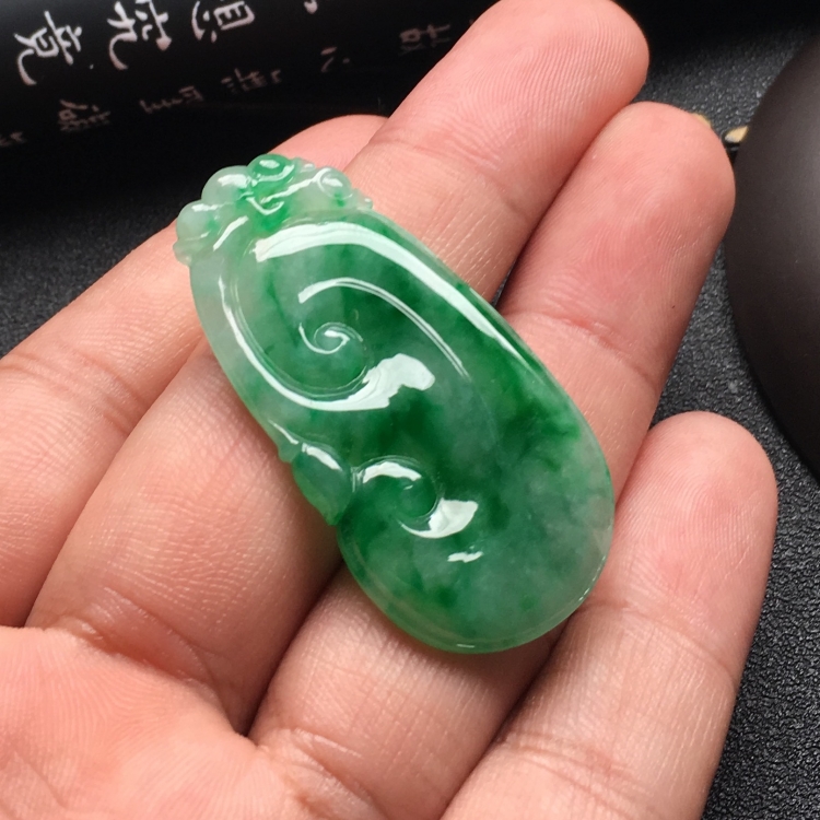 （超值推荐）糯冰种飘翠如意挂件