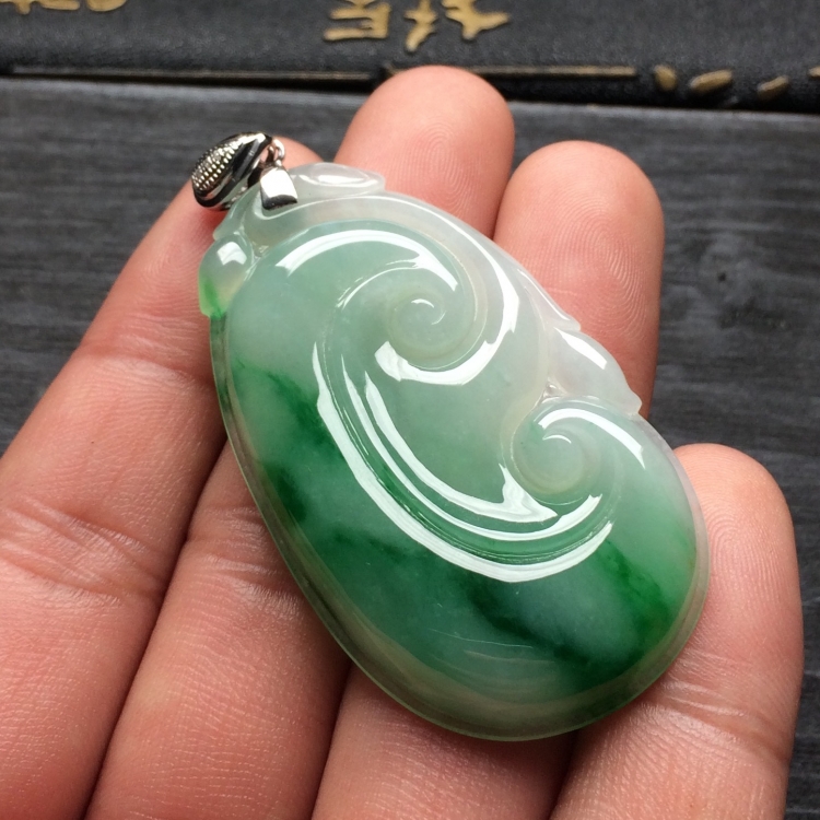 （超值推荐）糯冰种飘翠如意挂件（金扣）