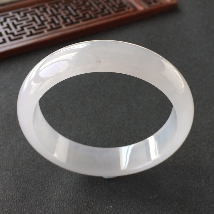 (超值推荐)冰种淡晴水手镯(56.8mm)
