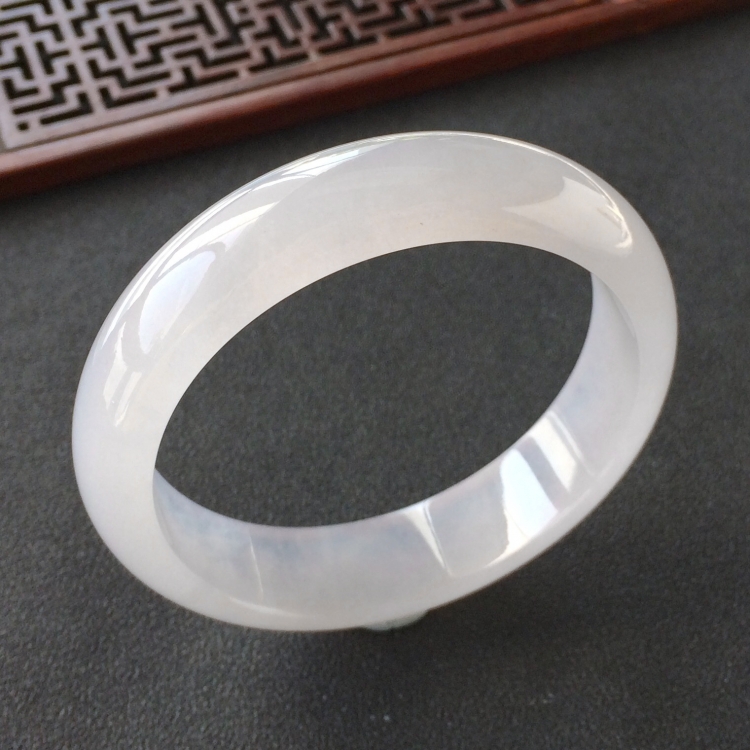 (超值推荐)冰种淡晴水手镯(56.8mm)