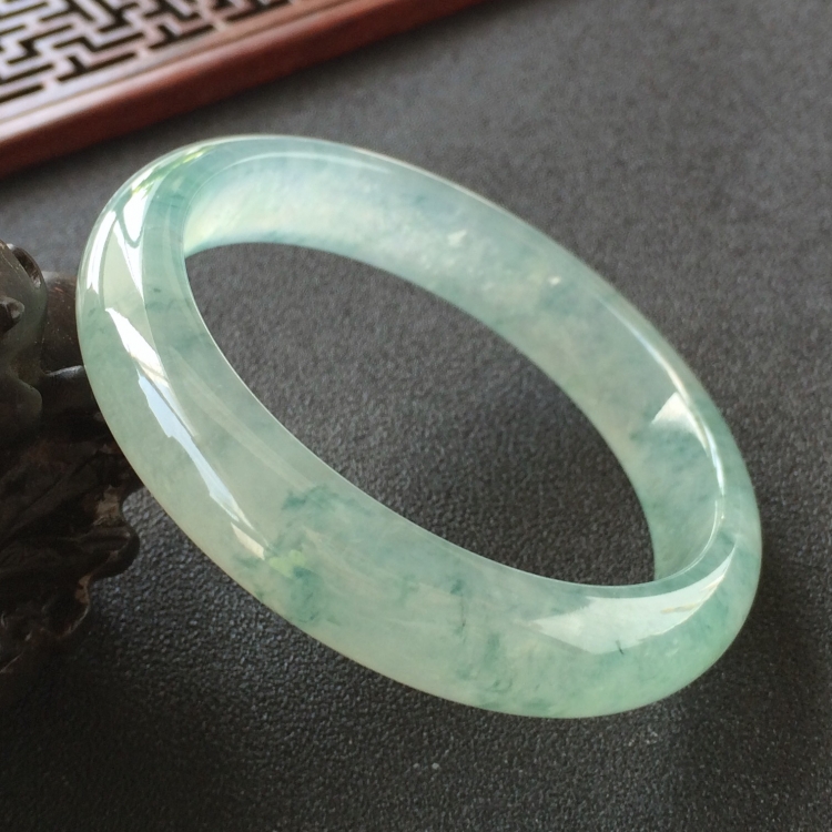 (超值推荐)冰种飘花手镯(56.6mm)