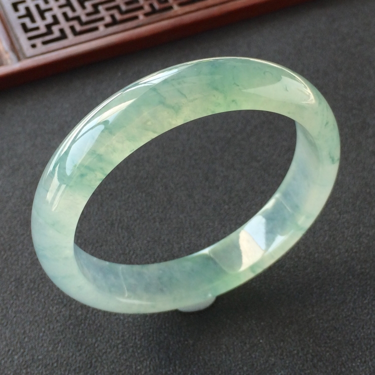 (超值推荐)冰种飘花手镯(56.6mm)