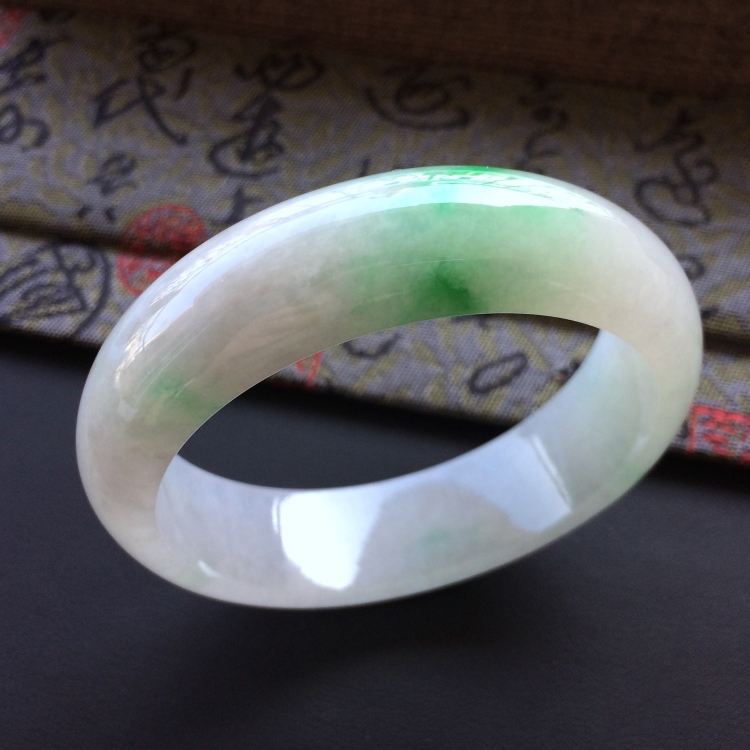 (超值推荐)糯冰种飘翠手镯(57.5mm)