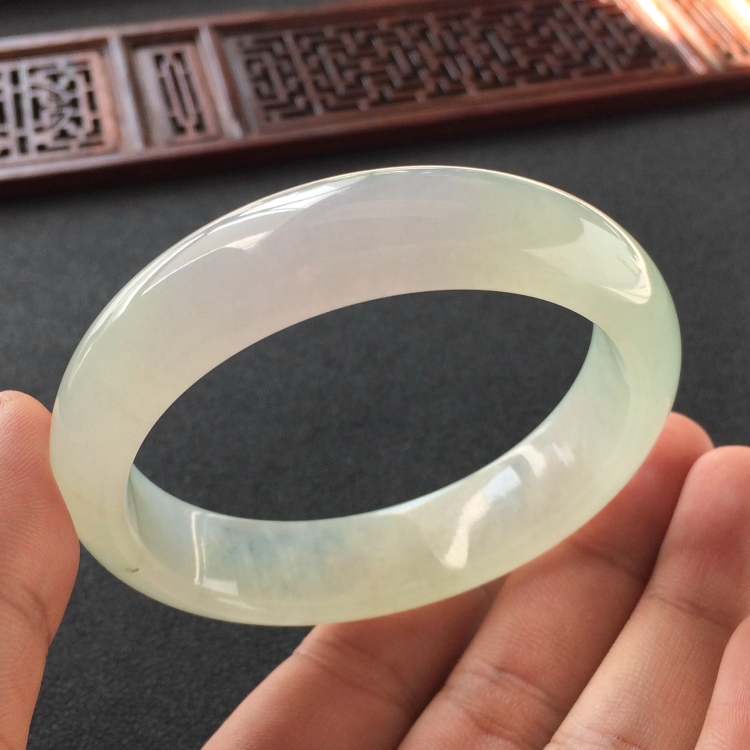 (超值推荐)冰种晴水略带紫罗兰手镯(57.4mm)