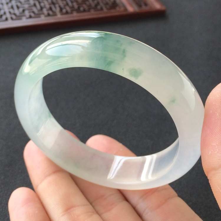 (超值推荐)冰种飘花手镯(56.3mm)