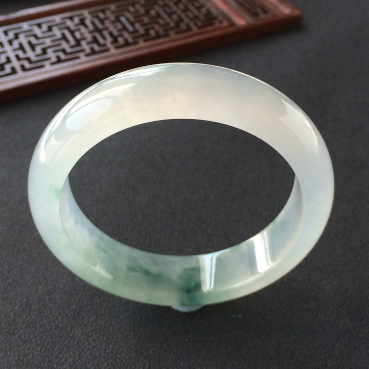 (超值推荐)冰种飘花手镯(56.3mm)