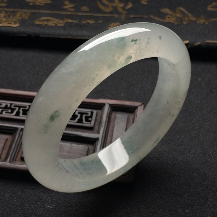 （超值推荐）冰种飘花手镯（55mm）