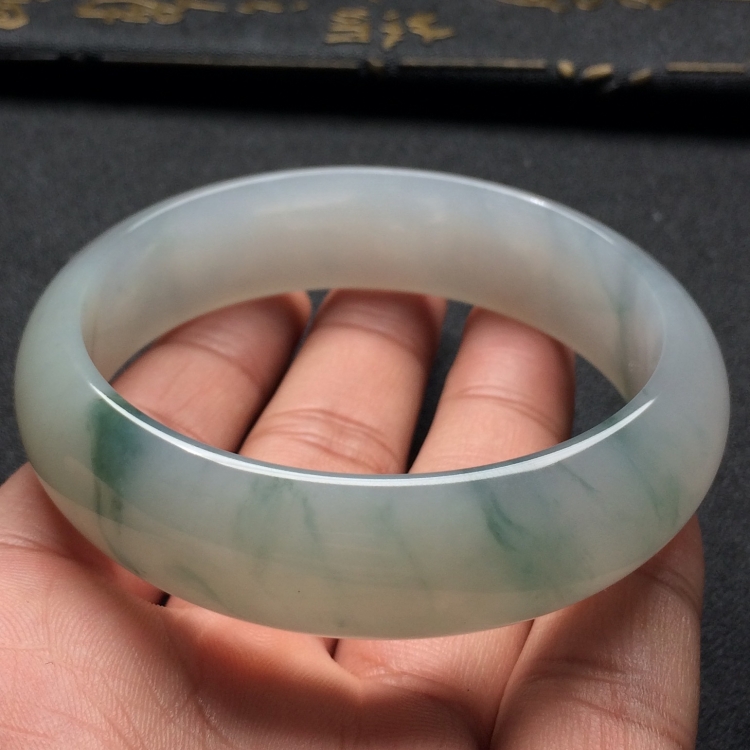 （超值推荐）糯冰种飘花手镯（59mm）