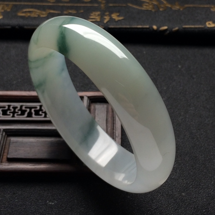 （超值推荐）糯冰种飘花手镯（59mm）