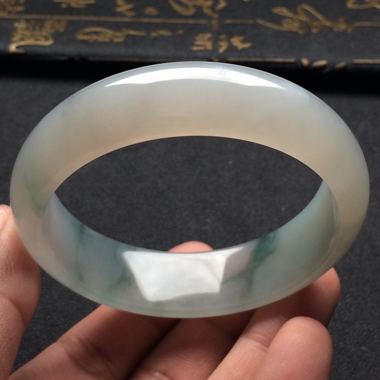 （超值推荐）糯冰种飘花手镯（59mm）