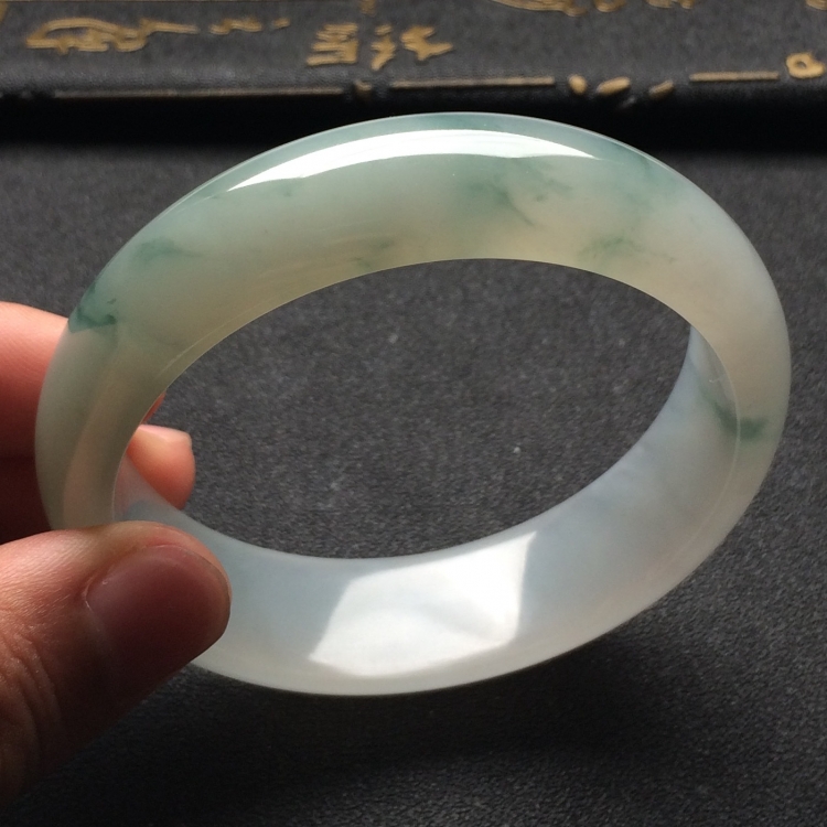 （超值推荐）糯冰种飘花手镯（59mm）